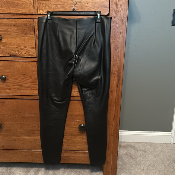 Banana Republic Pleather Leggings - Picture 2 of 4